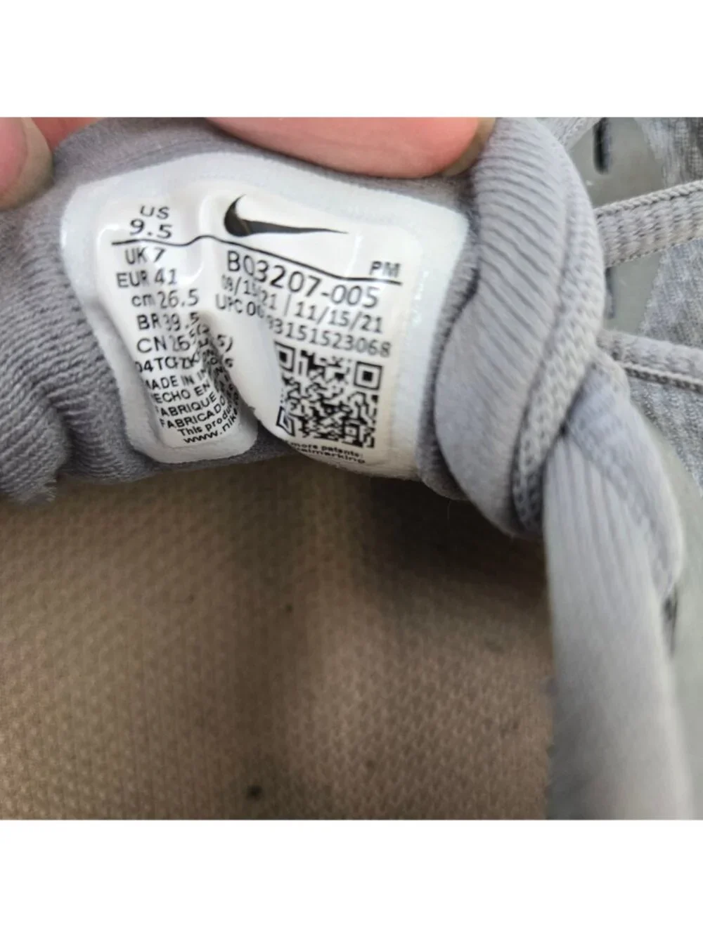 Nike Revolution 5 Running Shoes Size 9.5 *Missing Original Insoles*